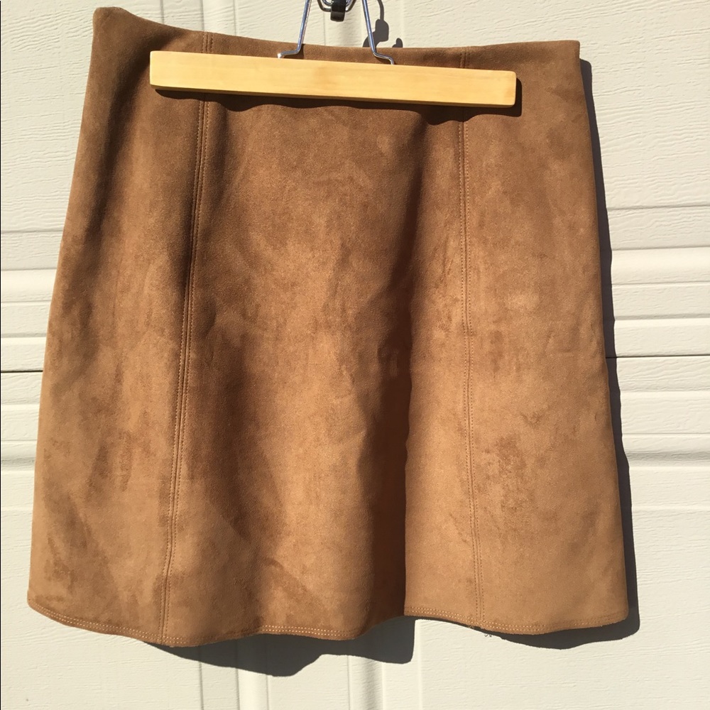 Aritzia Babaton Suede Mini Skirt Camel - Size 10